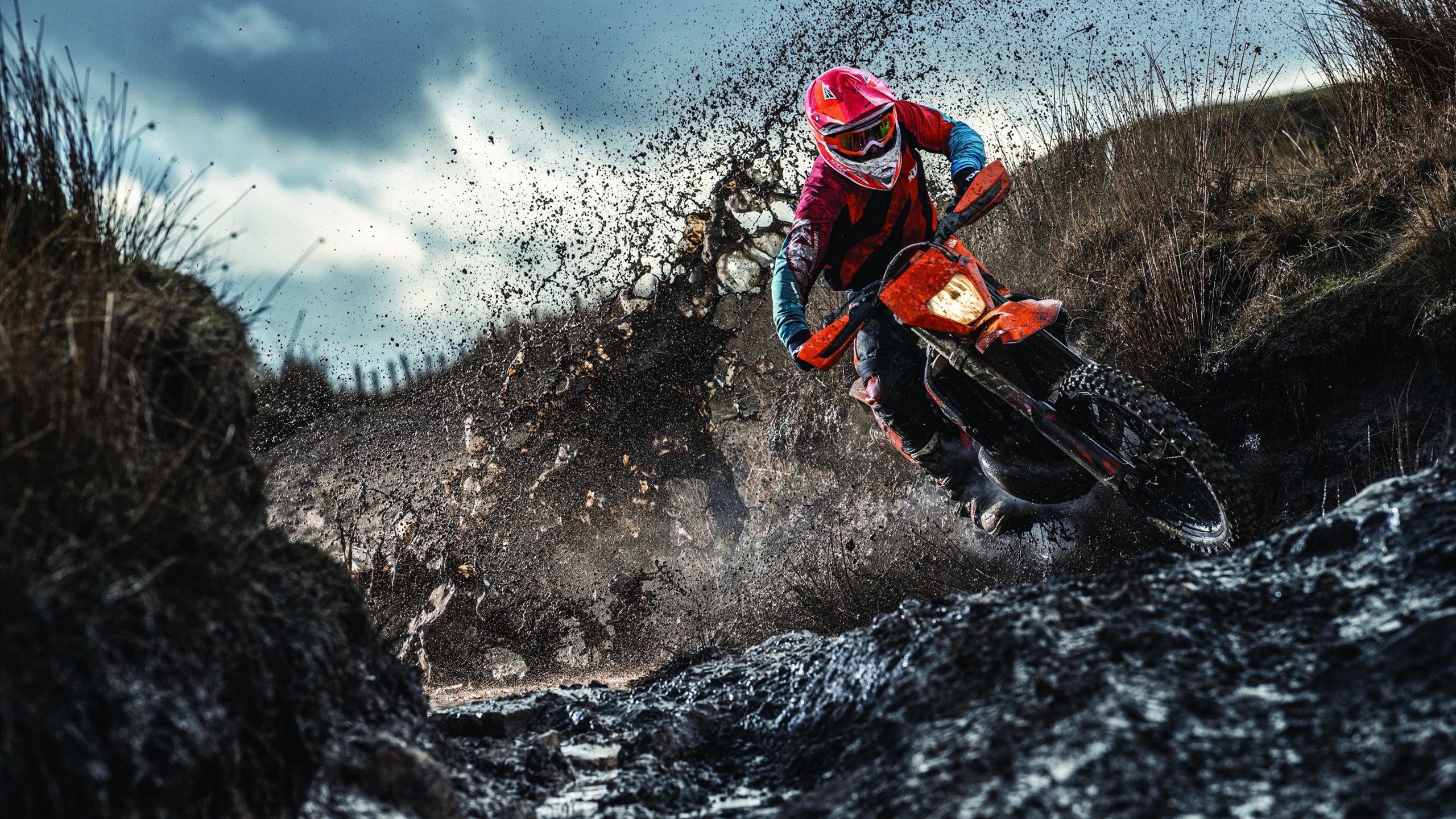 卡普尔突破力强,袋鼠队在比赛中多次通过他完成进攻得分,卡尔美袋鼠皮